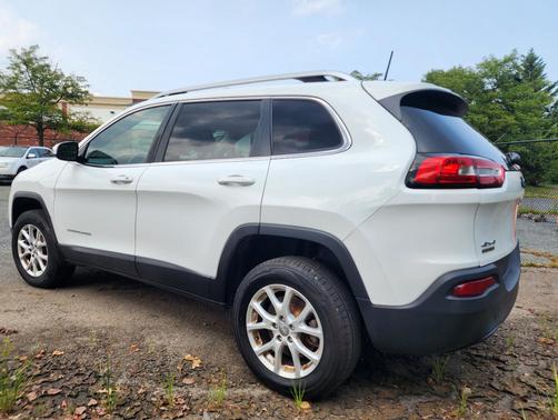 White 2017 Jeep Cherokee Latitude