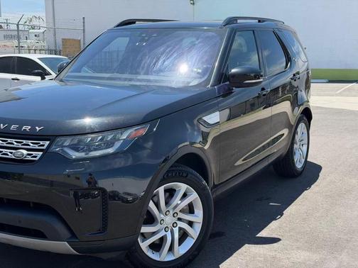 Black 2018 Land Rover Discovery HSE
