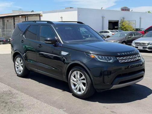 Black 2018 Land Rover Discovery HSE