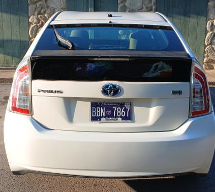 White 2014 Toyota Prius Five