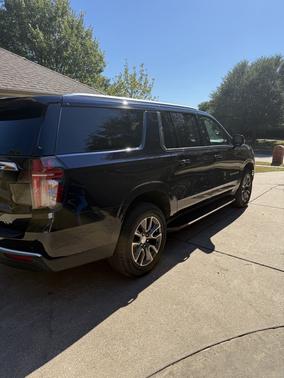 2022 Chevrolet Suburban LT