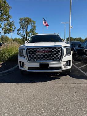 White 2022 GMC Yukon XL Denali
