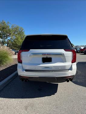 White 2022 GMC Yukon XL Denali