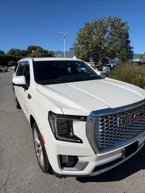 White 2022 GMC Yukon XL Denali