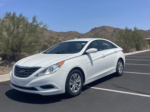 2013 Hyundai SONATA GLS