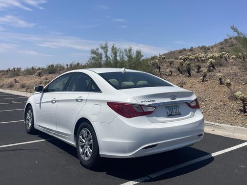2013 Hyundai SONATA GLS