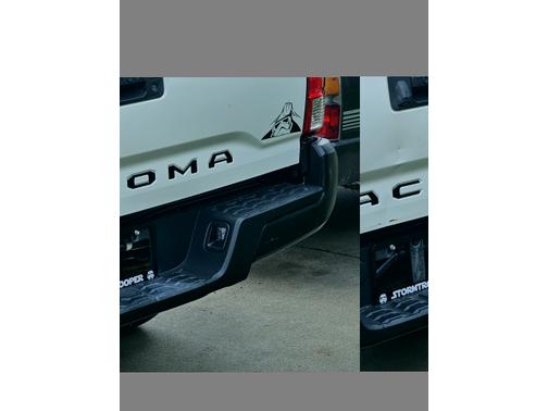 2017 Toyota Tacoma SR