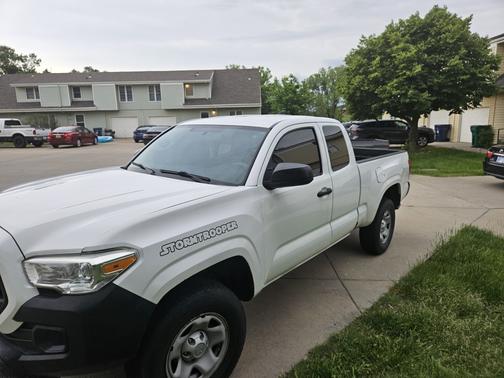 2017 Toyota Tacoma SR