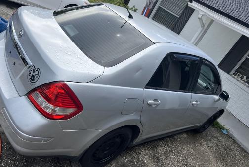 2011 Nissan Versa 1.8 S