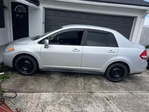 2011 Nissan Versa 1.8 S