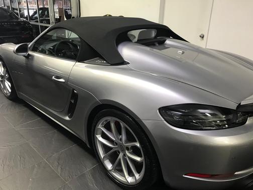 Silver 2022 Porsche 718 Spyder 718 Spyder