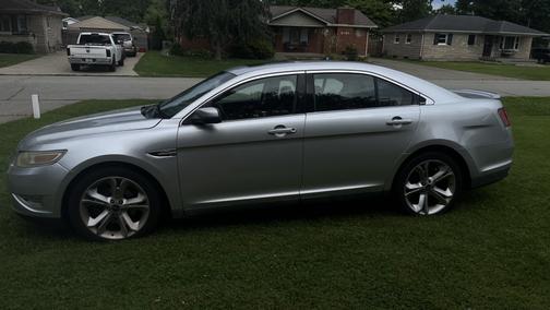 2010 Ford Taurus SHO