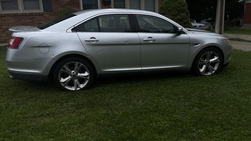 2010 Ford Taurus SHO