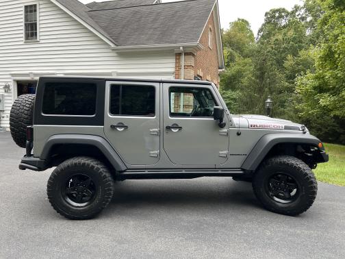 Photo 5 of 17 of 2014 Jeep Wrangler Unlimited Rubicon
