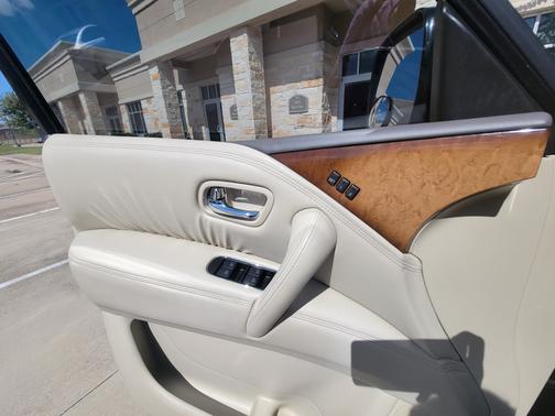 2011 INFINITI QX56 Base