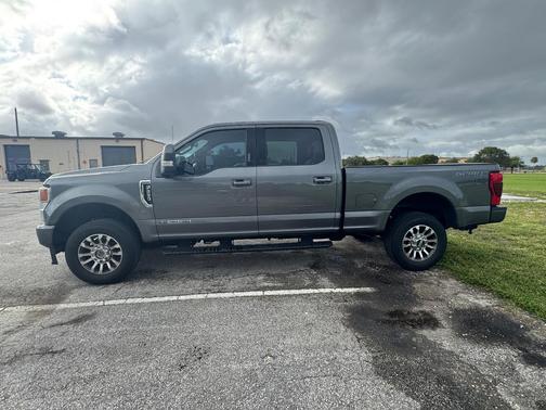 Gray 2022 Ford F-250 Lariat