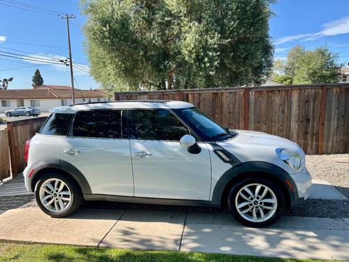 White 2011 MINI Cooper S Countryman Base