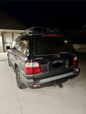 Black 2001 Lexus LX 470 Base