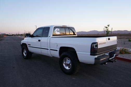 White 2001 Dodge Ram 2500 Quad Cab