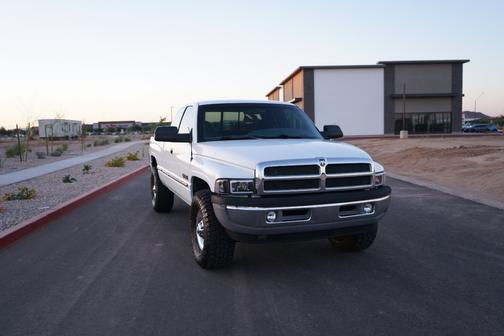 White 2001 Dodge Ram 2500 Quad Cab