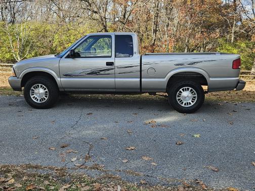 2001 GMC Sonoma SLS 4WD