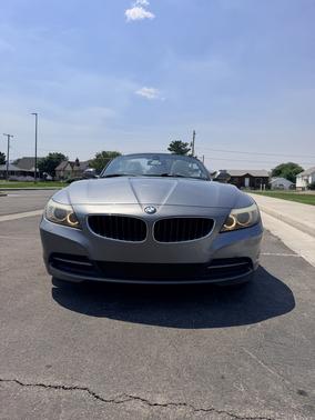 Gray 2009 BMW Z4 sDrive30i