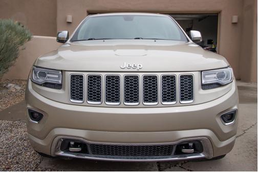 Photo 2 of 4 of 2014 Jeep Grand Cherokee Overland