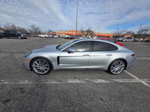 Silver 2018 Porsche Panamera Panamera