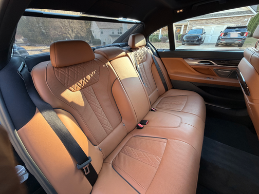 2021 BMW 750 i xDrive