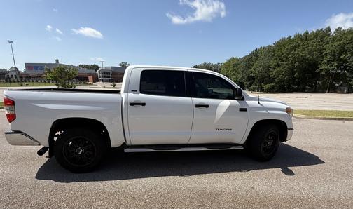2014 Toyota Tundra SR5