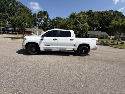 2014 Toyota Tundra SR5