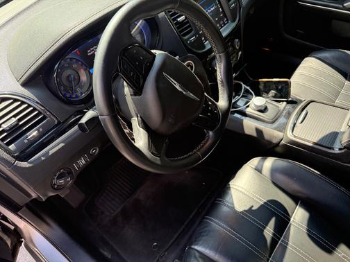 Gray 2018 Chrysler 300 S