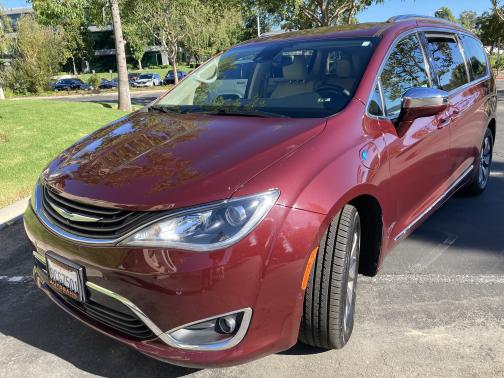 2017 Chrysler Pacifica Hybrid Platinum