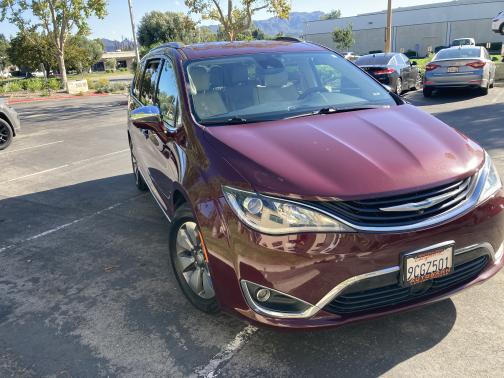 2017 Chrysler Pacifica Hybrid Platinum