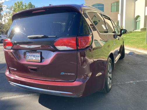 2017 Chrysler Pacifica Hybrid Platinum