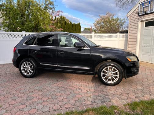 Black 2012 Audi Q5 2.0T Premium Plus
