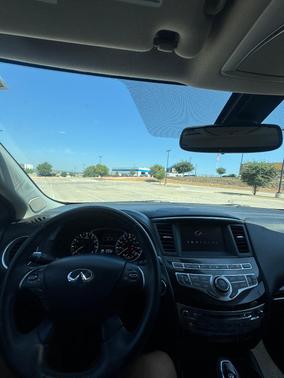 White 2017 INFINITI QX60 Base