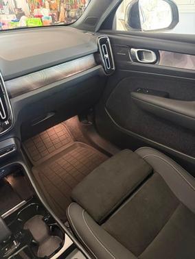 Silver 2023 Volvo XC40 Recharge Pure Electric Ultimate