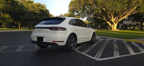 White 2021 Porsche Macan Macan Turbo