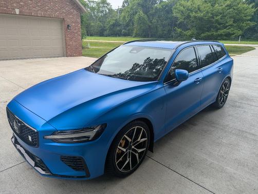 Black 2024 Volvo V60 Recharge Plug-In Hybrid T8 Polestar Engineered