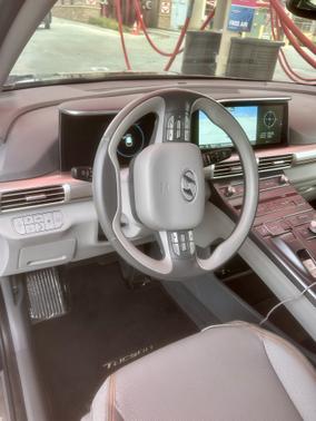 2021 Hyundai NEXO Blue