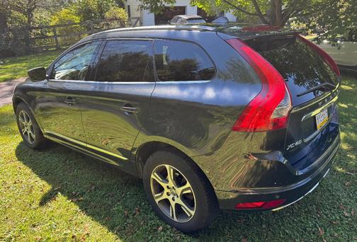 Gray 2015 Volvo XC60 T6