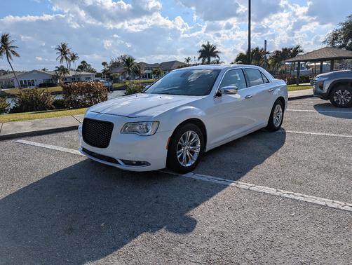 2015 Chrysler 300C Base