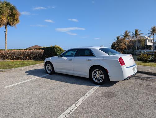2015 Chrysler 300C Base