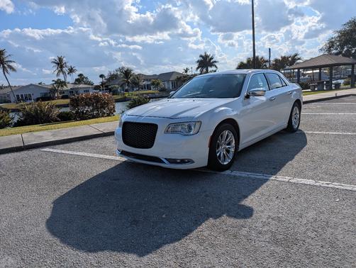 2015 Chrysler 300C Base