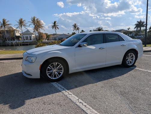2015 Chrysler 300C Base
