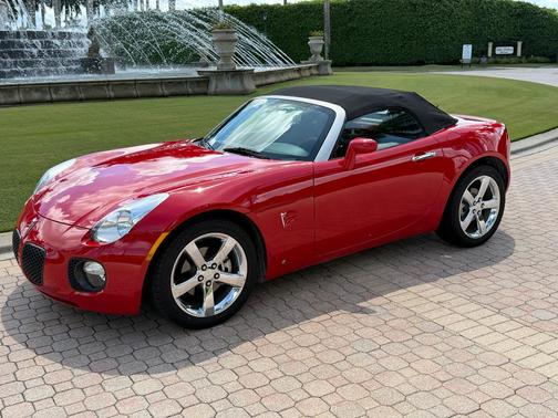 Red 2008 Pontiac Solstice GXP