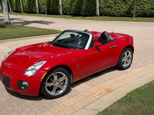 Red 2008 Pontiac Solstice GXP