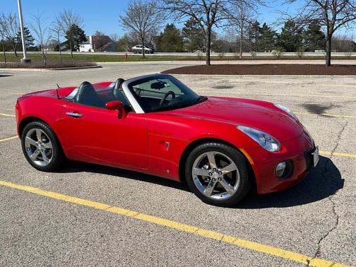 Red 2008 Pontiac Solstice GXP