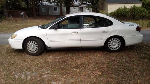 2005 Ford Taurus SE